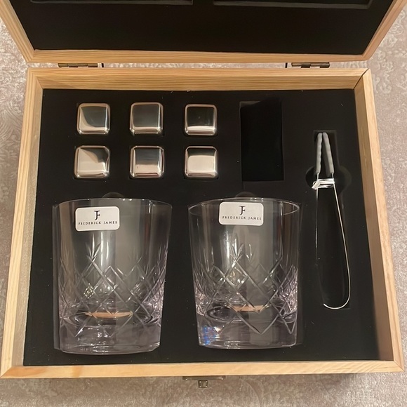 Brand New "World's Best Dad" Whiskey Glass Gift Set Wooden Engraved Box Stones - Picture 4 of 16